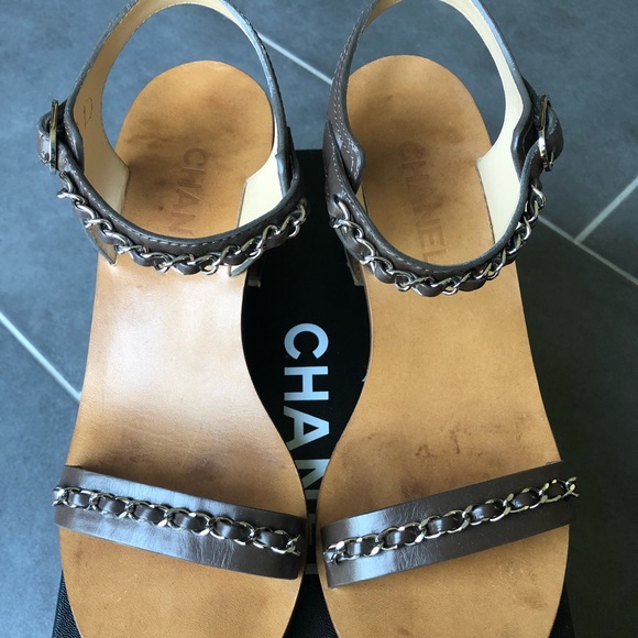 Chanel brown leather sandals with chain - Picture 5 of 7